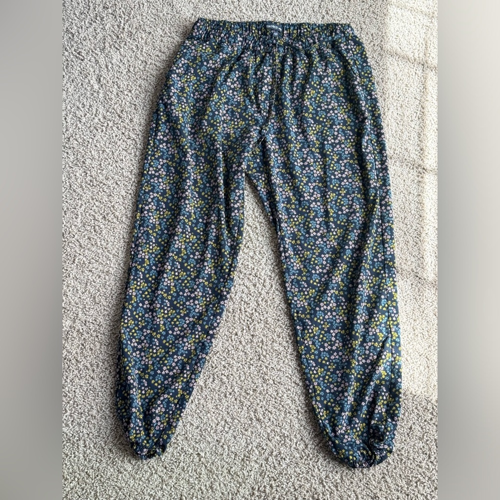 Toad&Co sun kissed jogger, size M. So cute and comfortable! EUC